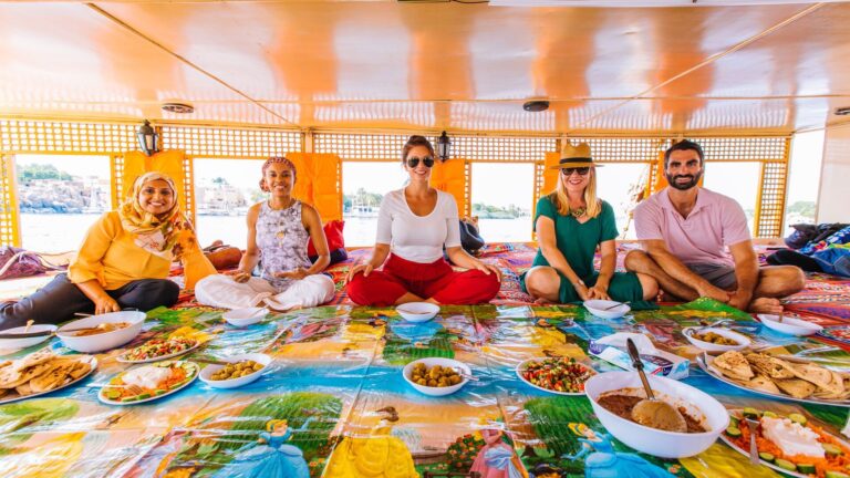 Food Tours That Explore Local Culture (1)