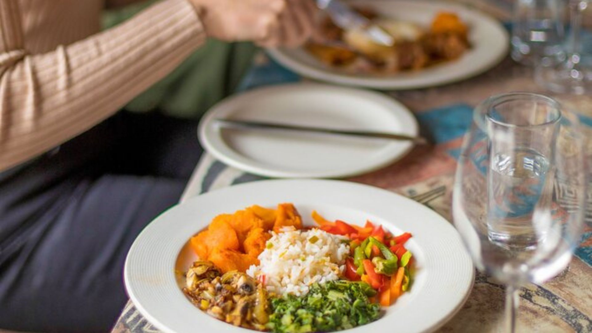 Holiday Packages Featuring Famous Food Tours